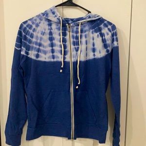 Groovy blue hoodie 😵‍💫✌🏻